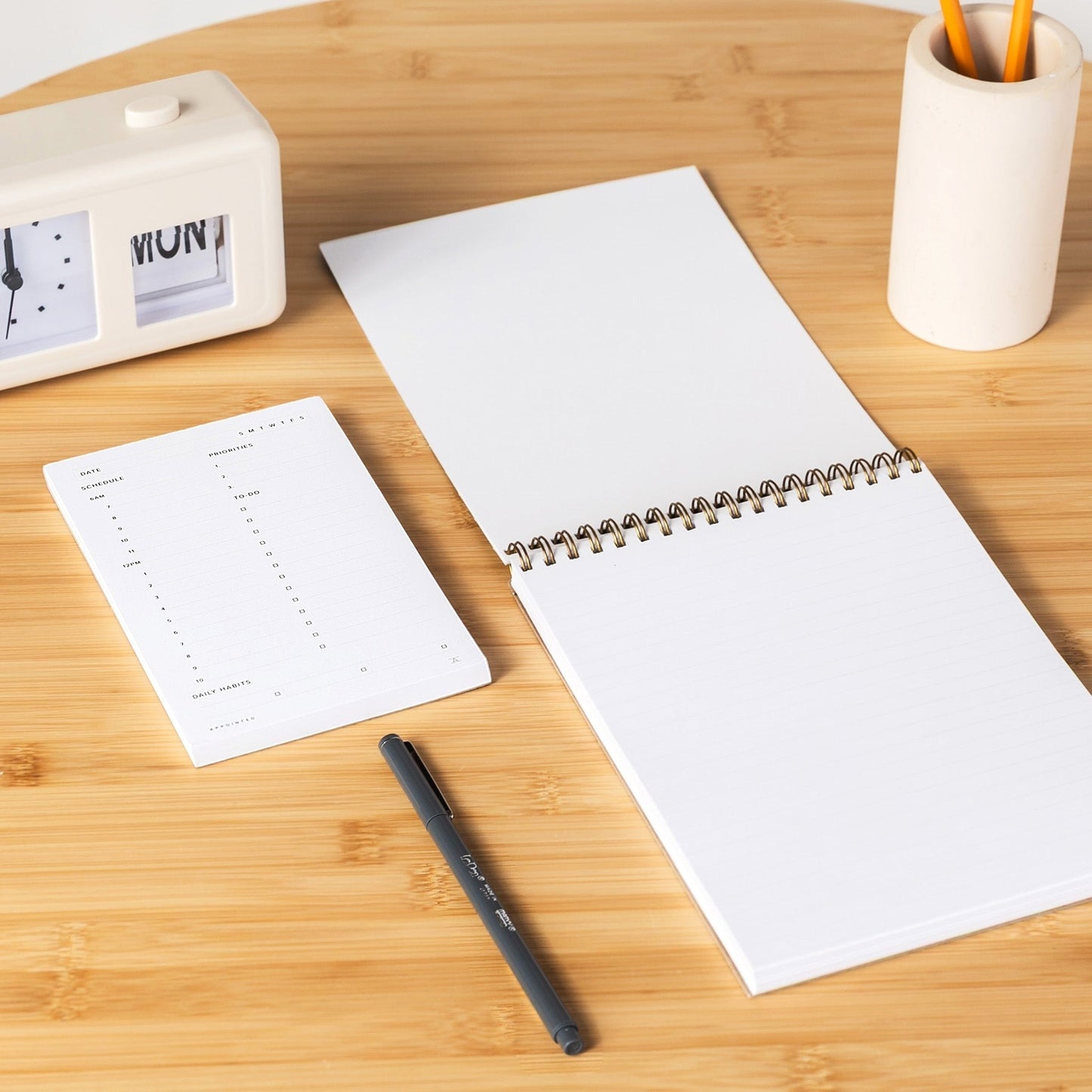 The Daily Desk Set